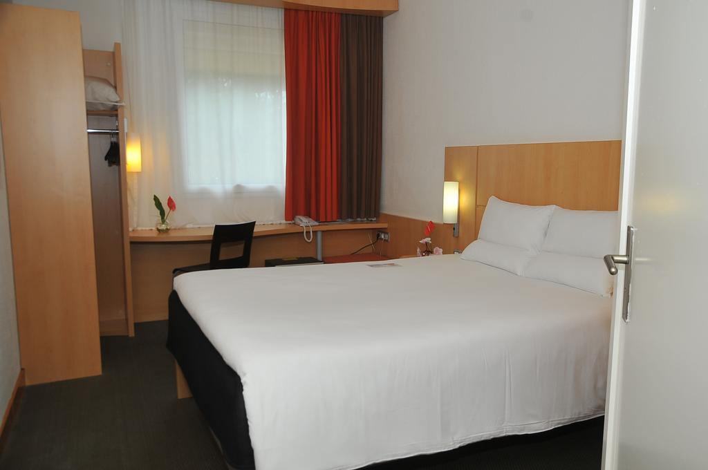 Ibis Cotonou Hotel Exterior photo
